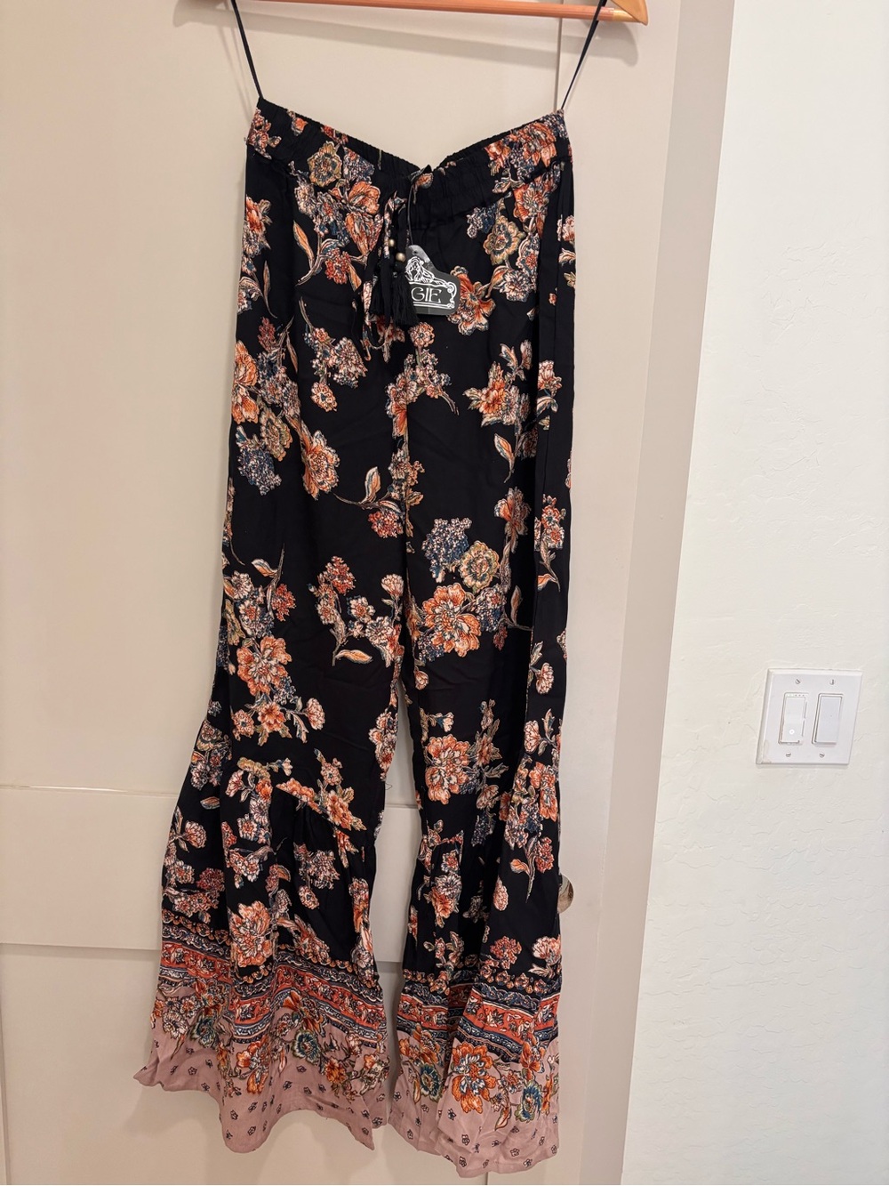NEW Blush and Cactus Boutique brand Angie Floral Flare-Leg Black and Rust